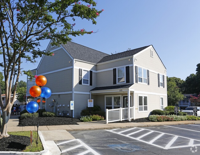 Building Photo - Oak Park at Nations Ford