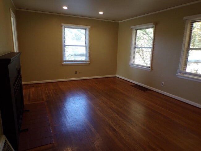 Photo - 3022 SW Sunset Blvd
