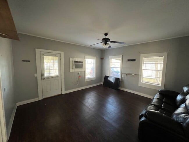 Photo - 2 Bedroom 1 Bathroom Home in quiet neighbo...