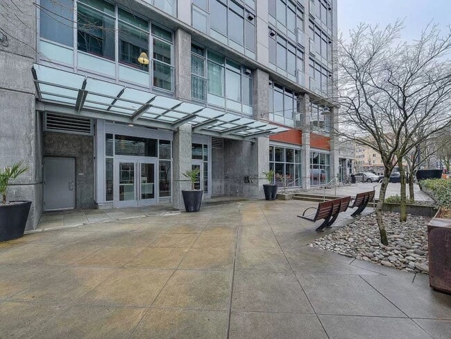 Photo - Charming 1 bedroom  1 bath Condo in Portland's Downtown Goose Hollow Neighborhood, with Utilities...