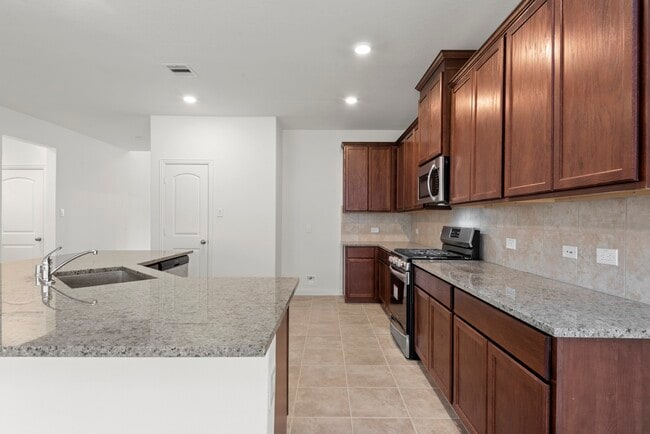 Photo - 236 Scarlet Maple Wy