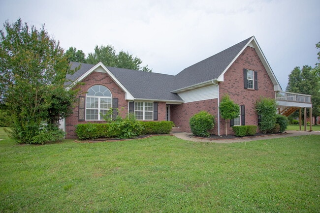 Photo - "Charming 4-Bedroom Retreat with Guest Suite & 3 Baths in Murfreesboro!"