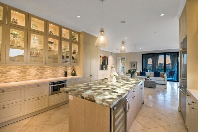 2221 Welch St Unit 401