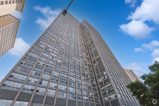 Building Photo - 655 W Irving Park Rd Unit 3007 Rental