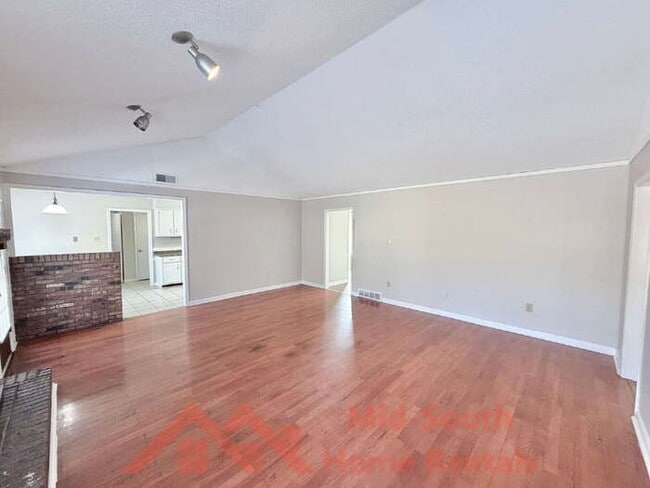 Photo - 7288 Hollorn Ln