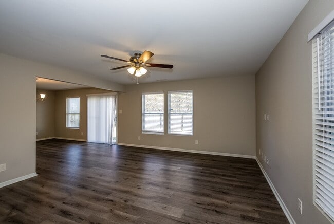 Photo - 1316 Waterlily Lane