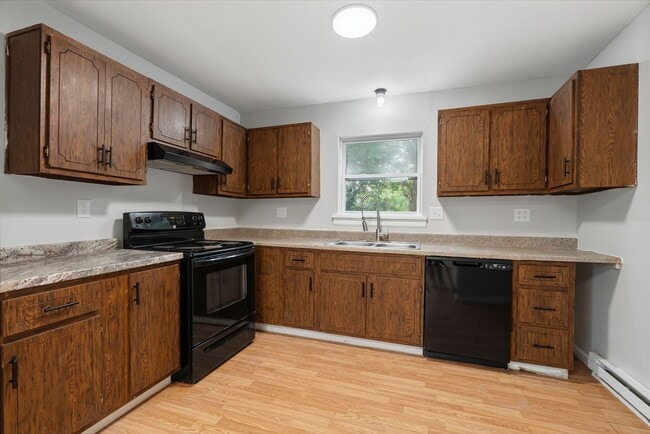 Photo - 865 E 11th Ave