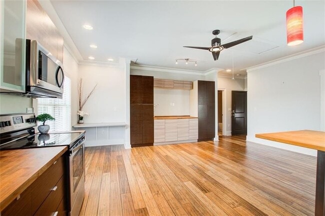 Photo - 2058 Westwood Rd SE