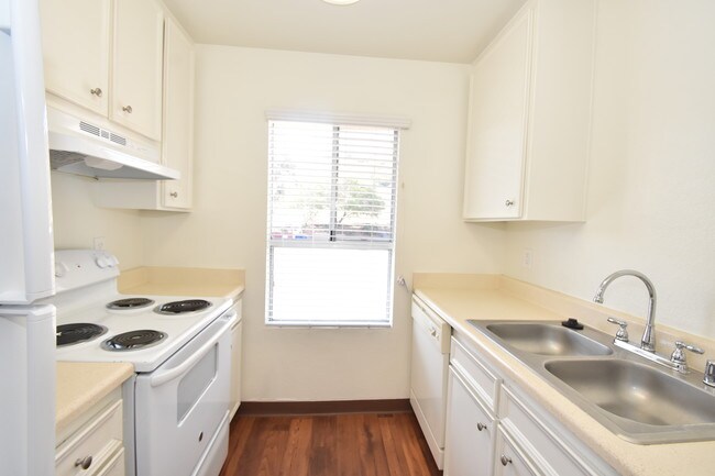 Photo - Parkview Poway Apartments | Comfortable Li...