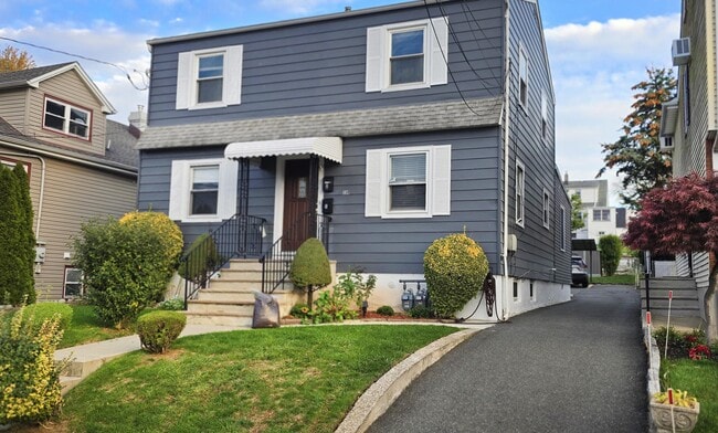 Building Photo - 238 High St