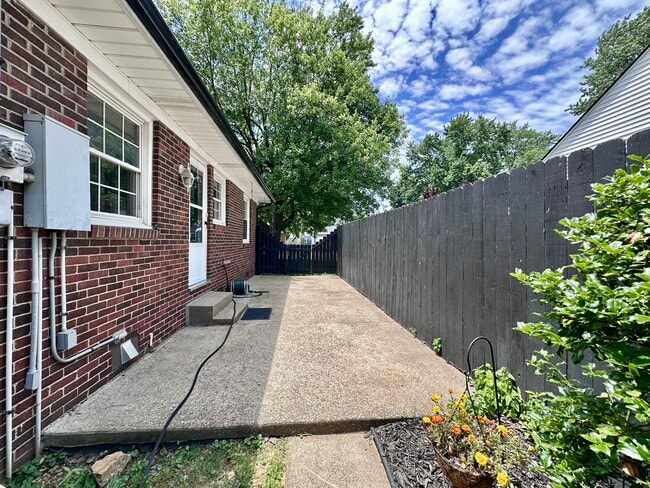 Photo - 1425 Ford Ave