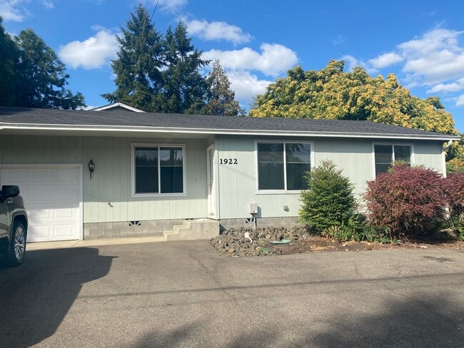 Building Photo - claw02 Unit 1922