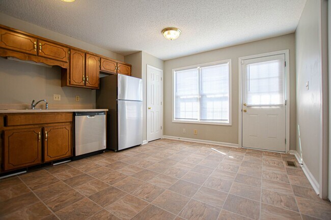 Photo - Pet Friendly Three Bedroom!