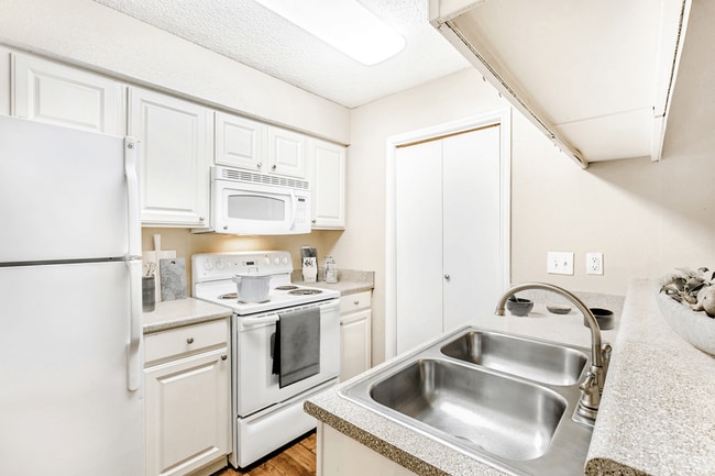 Summers Crossing Apartments