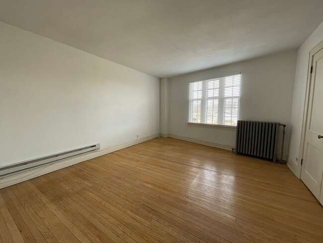 28W573 Stafford Pl