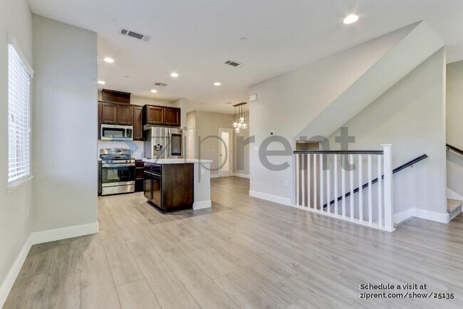 Photo - 1258 Detroit Ave