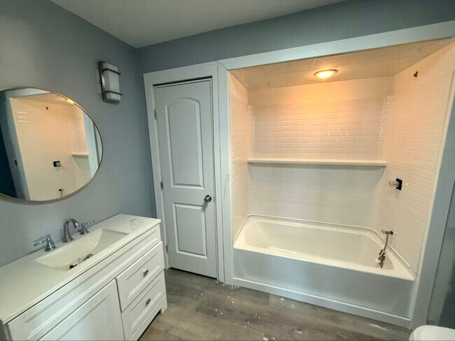 Photo - 1700 77th St