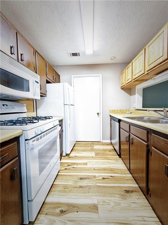 Photo - 2887 Lakemont Dr SW