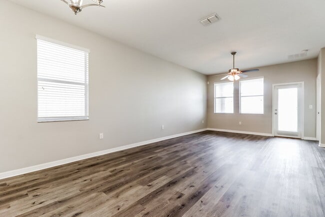 Photo - 11622 Lake Blvd