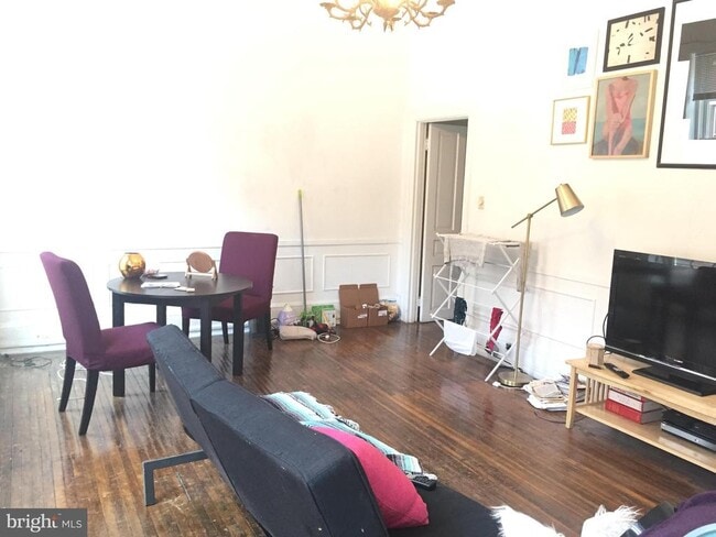 Building Photo - 251 S 16th St Unit 2E Rental