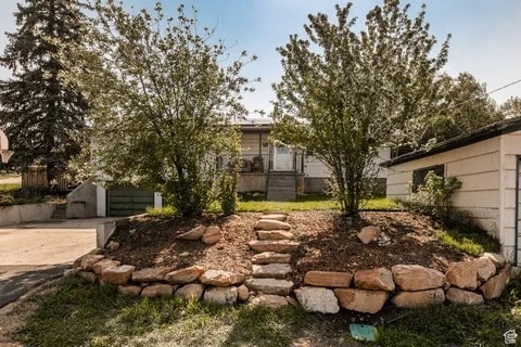 Building Photo - 1455 S Hoytsville Rd