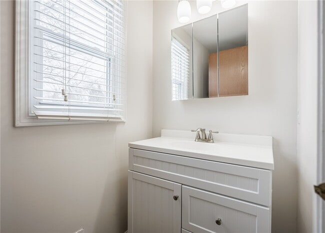 Photo - 16 Sanders Farm Dr