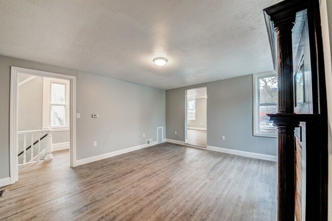 Building Photo - 744 Proctor Wy Unit Apt. 2