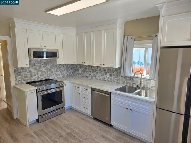 Photo - 1129 Bishop St