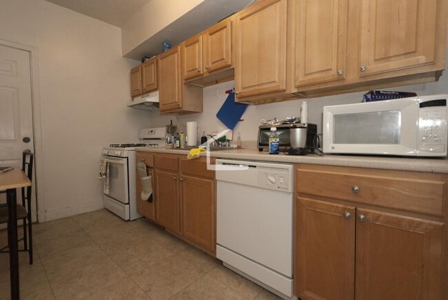 Photo - Great 3 bedroom close to BU and the green line