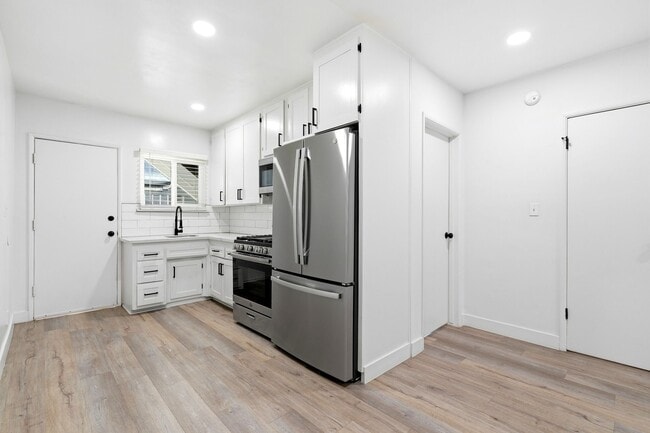 Photo - 14531 Dickens St Unit 14535.5