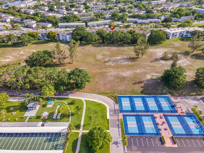 Photo - 322 Tilford O Unit 322