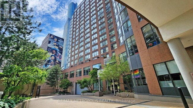 Photo - 7 Carlton St. Unit 810