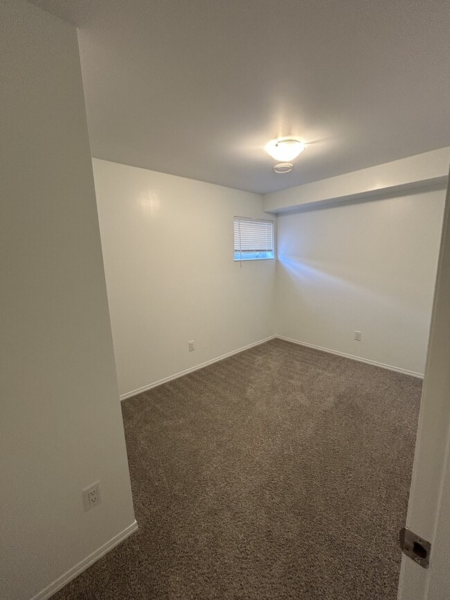 Photo - 12210-12257 57 St NW Unit 12210 - Bsmt