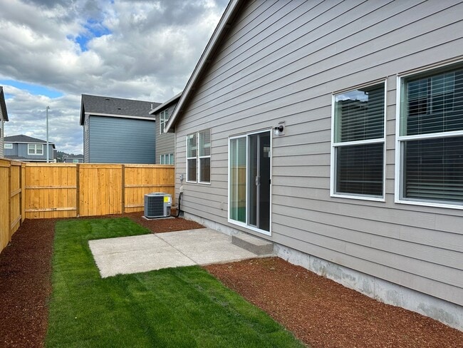 Photo - Newer single level 3-bedroom 2 bath house in Springfield!