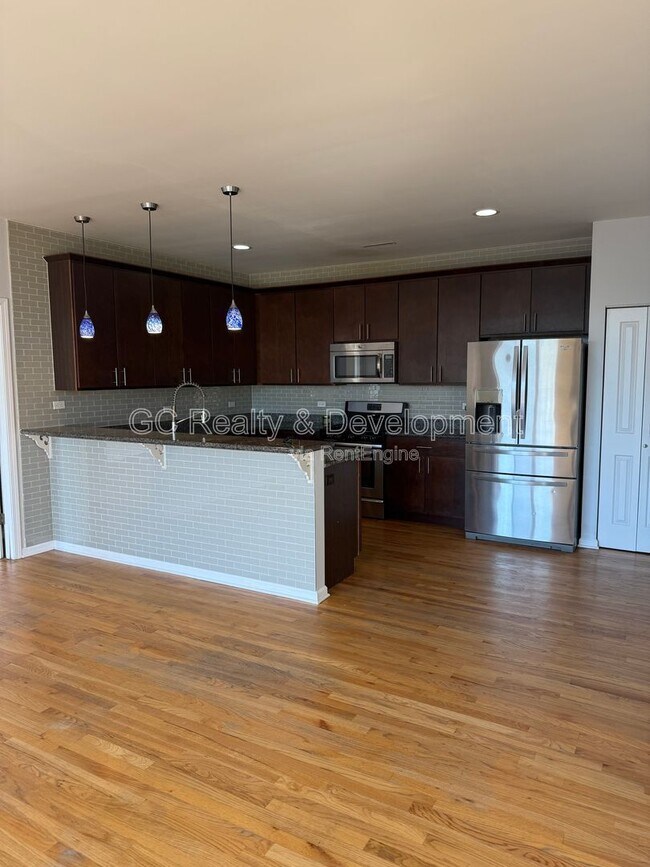 Photo - 2520 S Oakley Ave Unidad 201