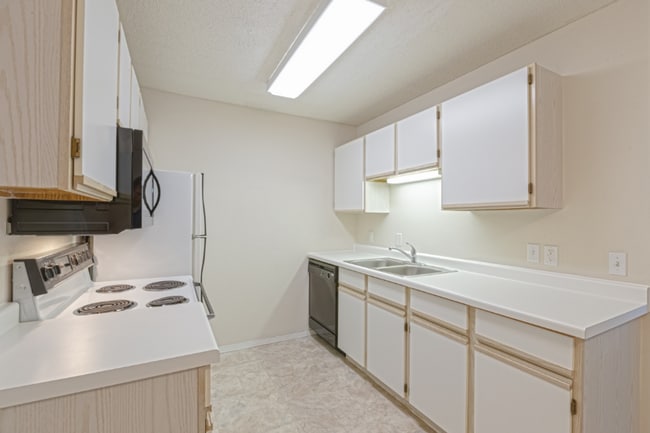 PEARLWOOD ESTATES