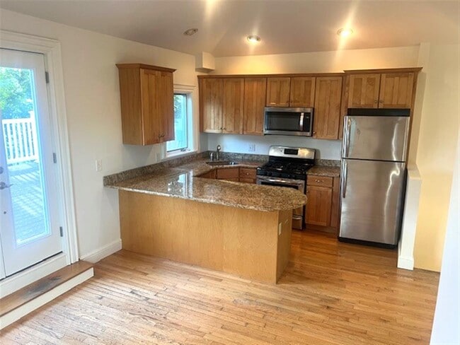 Photo - 24 Pinckney St Apartments Unit 3