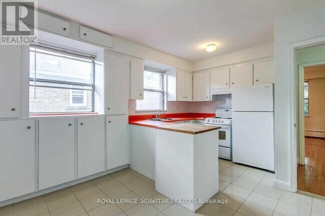 Photo - 138 Woburn Ave