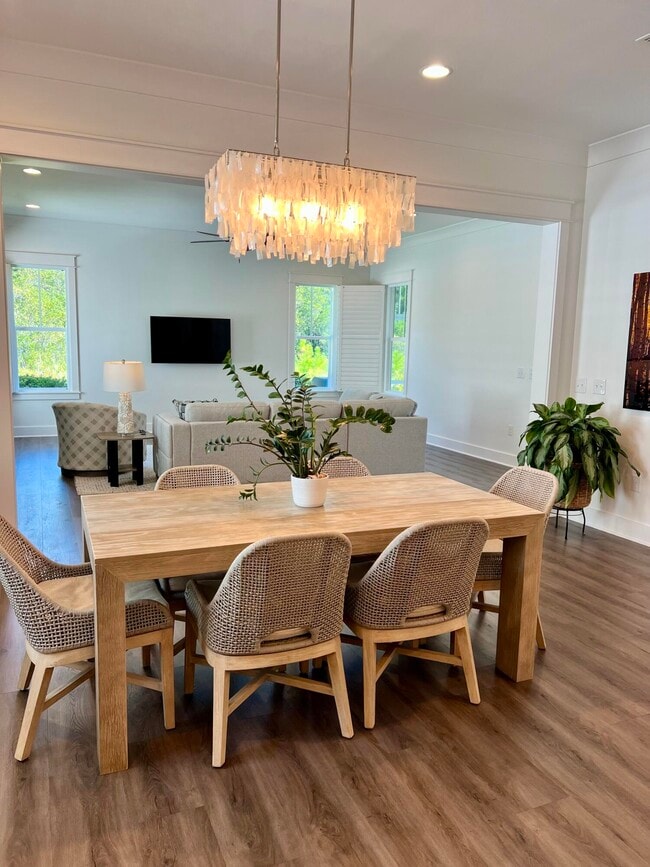 Photo - 235 Log Landing St