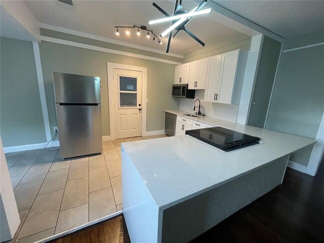 Photo - 1339 13th St W