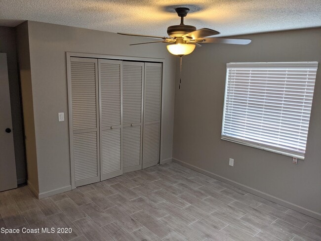 Photo - 152 E Towne Pl