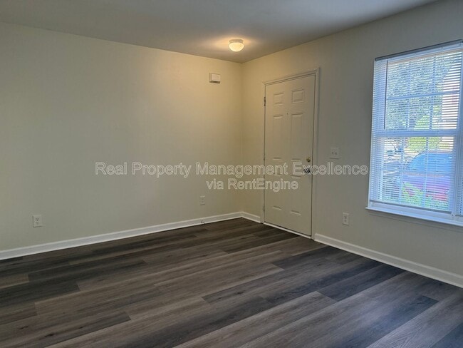 Photo - 16 Red Ln