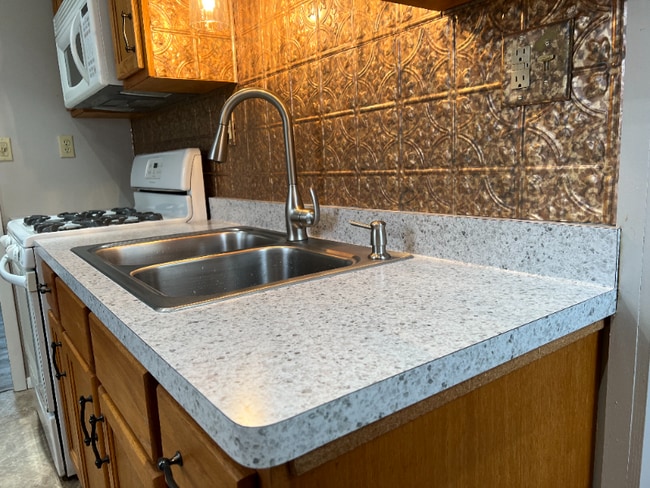 Photo - 209 Iroquois St