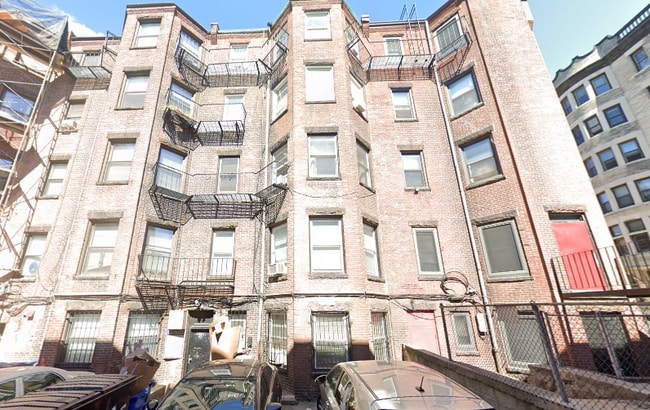 Building Photo - 869 Beacon St Unit 9 Rental