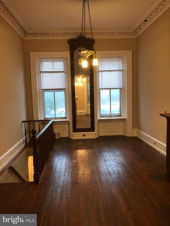 Photo - 1906 Fairmount Ave