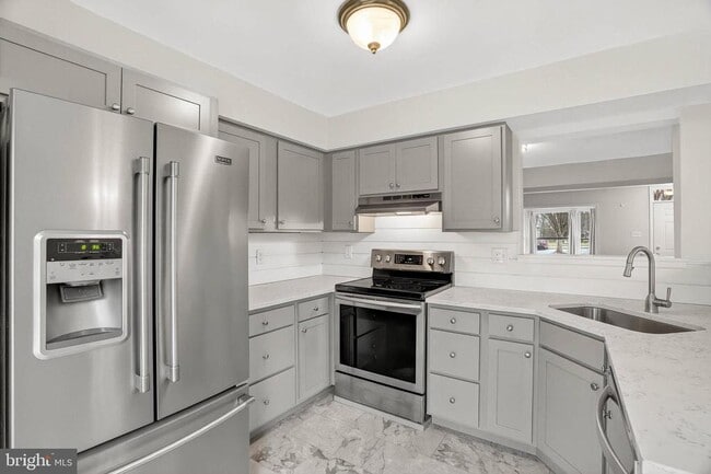 Photo - 8772 Manahan Dr