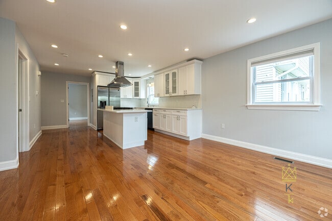 Building Photo - 1495 Hyde Park Ave Rental