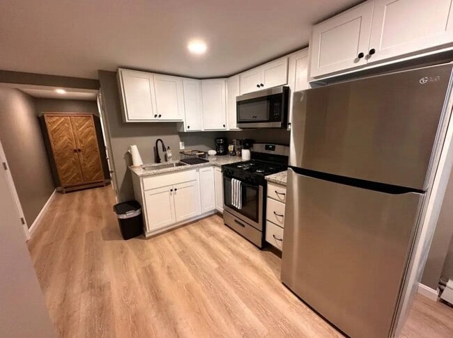 Photo - 301 Portsmouth Ave Unit 2