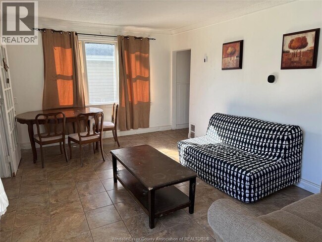 Photo - 437 Campbell Ave