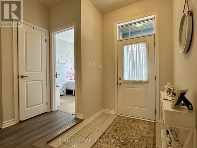 Photo - 17 Lakewood Crescent